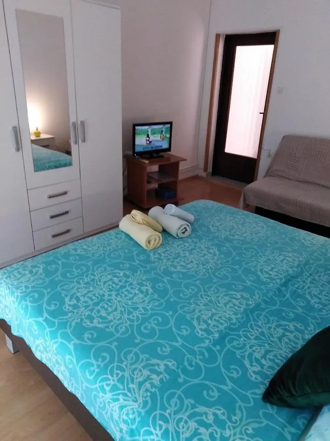ゲストハウス Apartments Mirijana Vinogradska プーラ