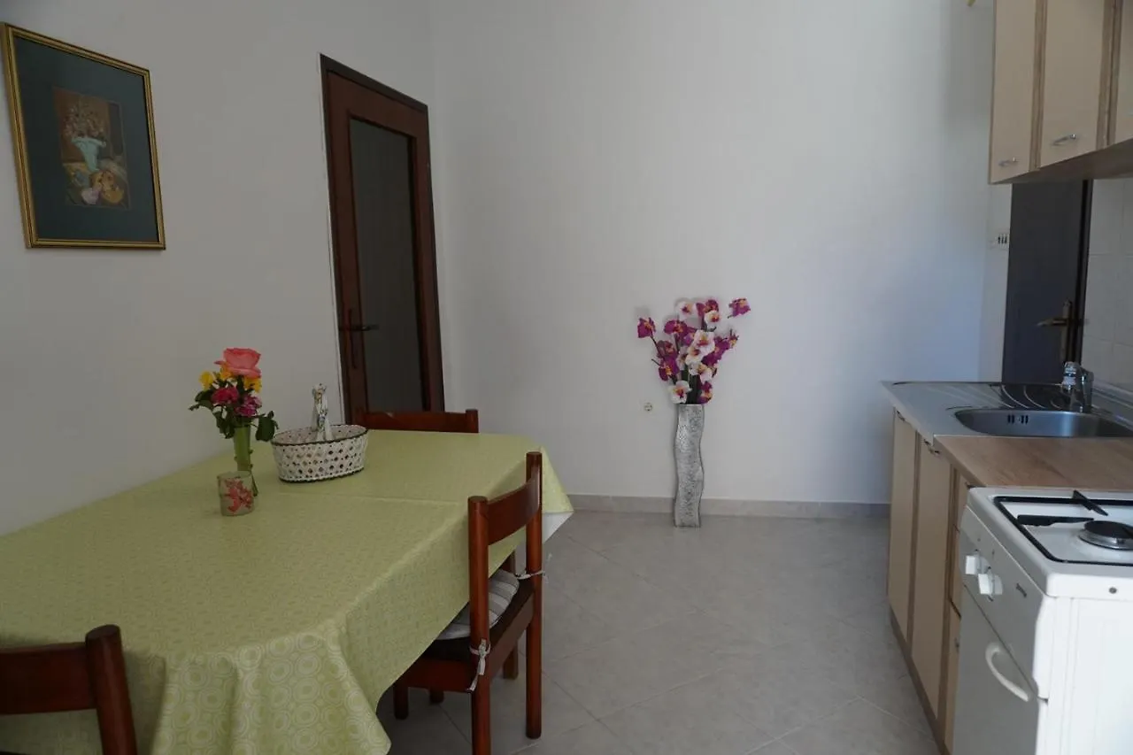 Apartments Mirijana Vinogradska プーラ 3*,