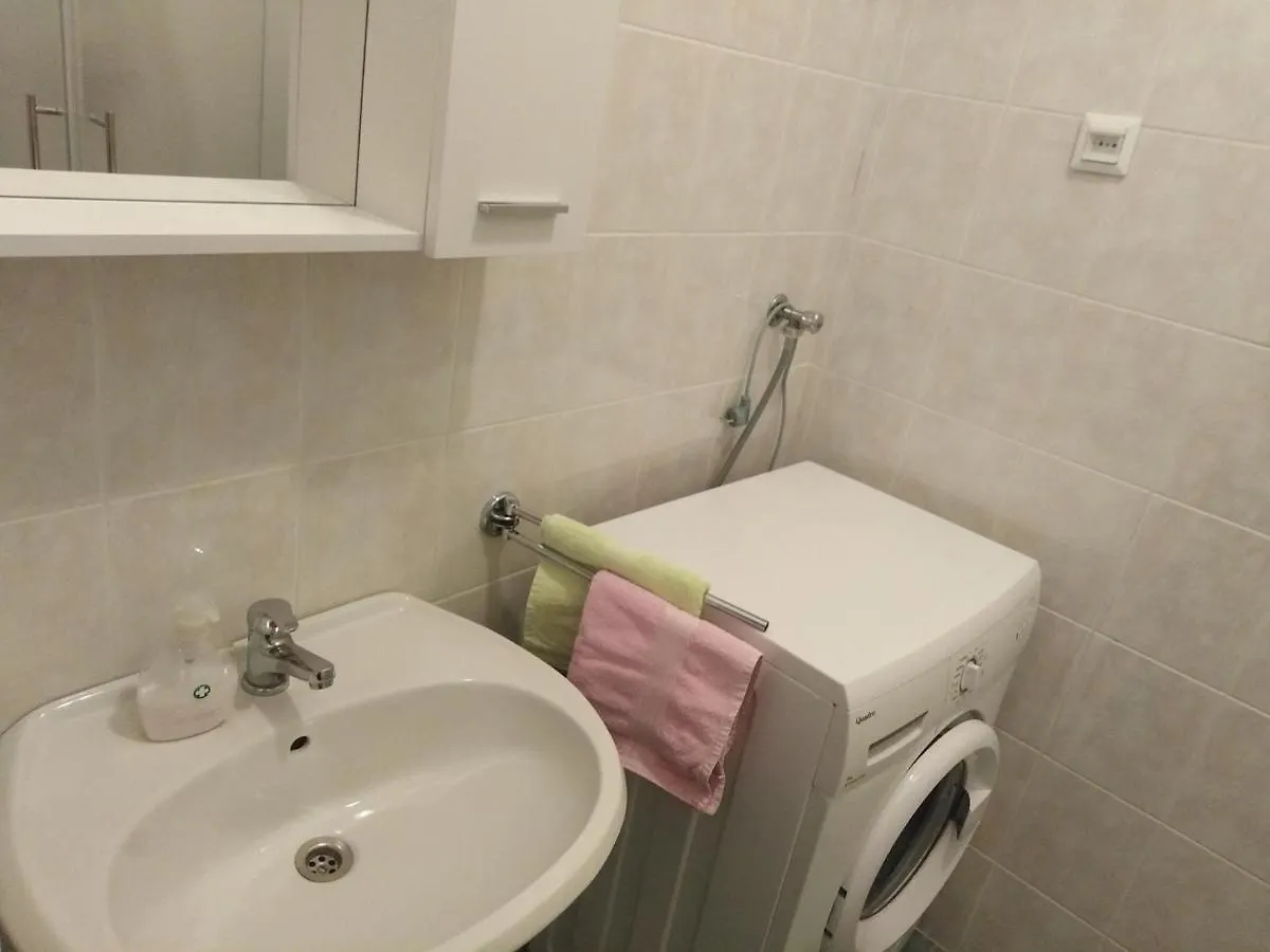 Apartments Mirijana Vinogradska プーラ 3*,  クロアチア