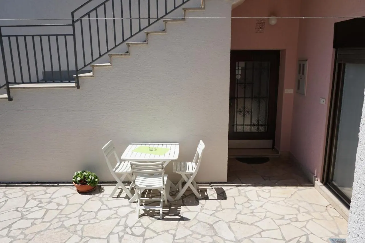 Apartments Mirijana Vinogradska Пула